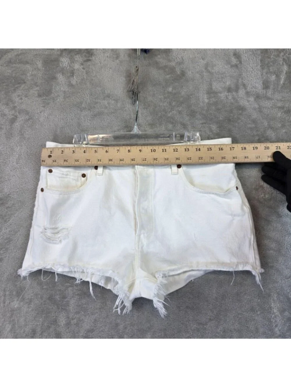 Levi's 501 Premium Shorts Womens W32 White Denim Cutoff Button Fly Frayed Hem